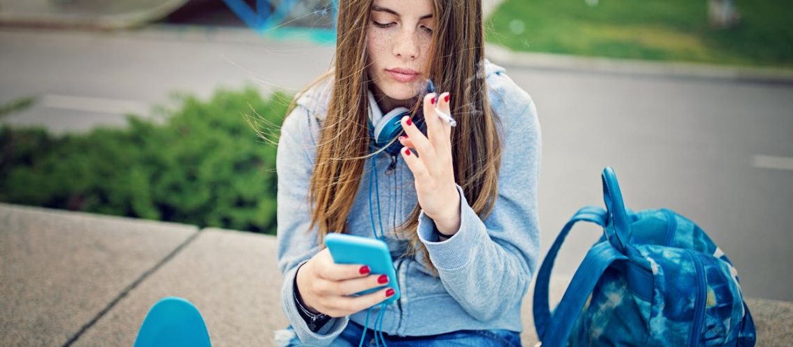 Tabagisme chez l’ado : comment l’aider à arrêter de fumer ? Tabagisme chez l'ado : comment l'aider à arrêter de fumer ?