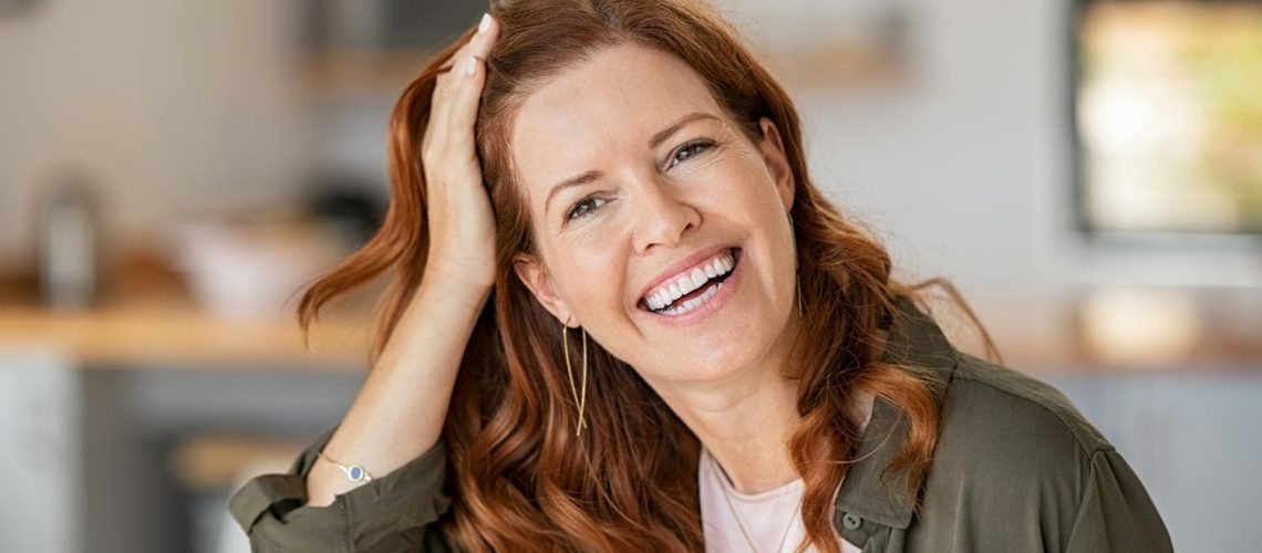 Pourquoi je perds mes cheveux à la ménopause ? Que faire ? Pourquoi je perds mes cheveux à la ménopause ? Que faire ?